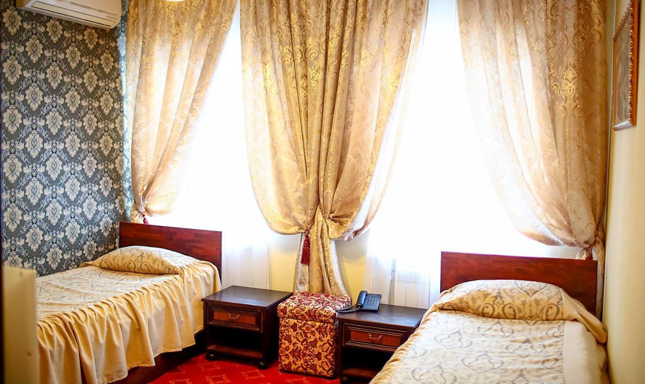 Hotel Kilikiya Uzjhorod Exteriör bild